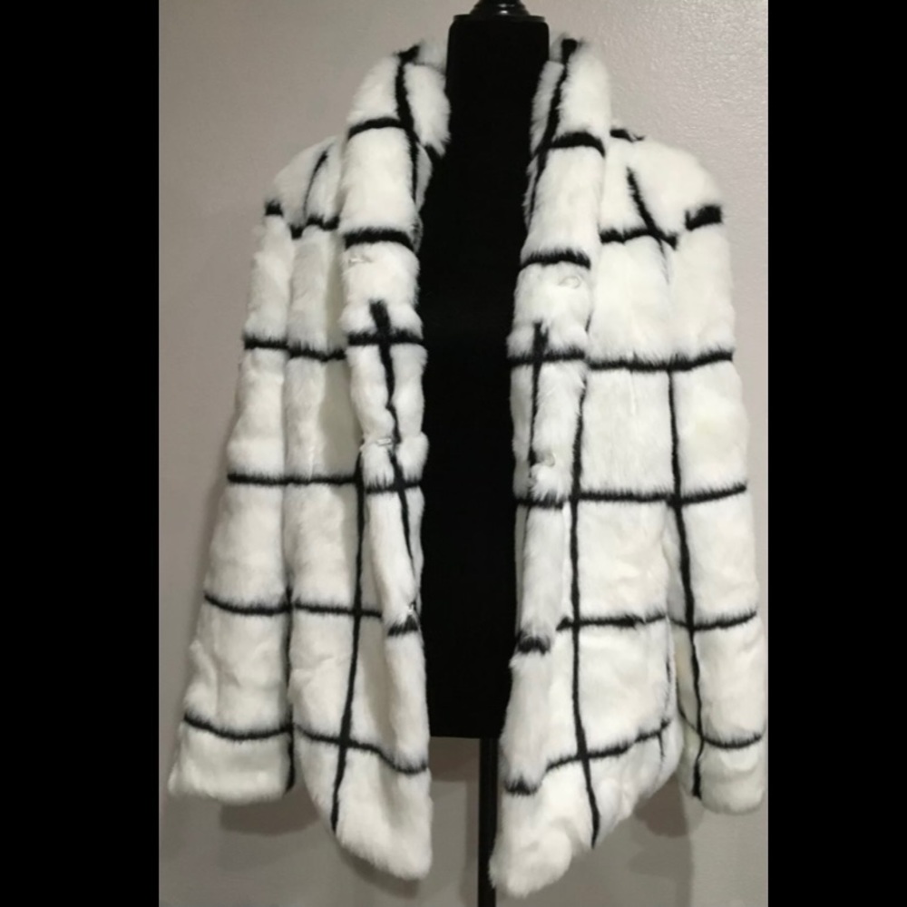 Tahari Coat - White Black - Faux Fur